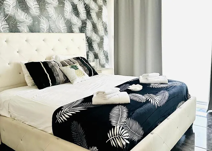 Luxury Lapis Lazuli Meneou