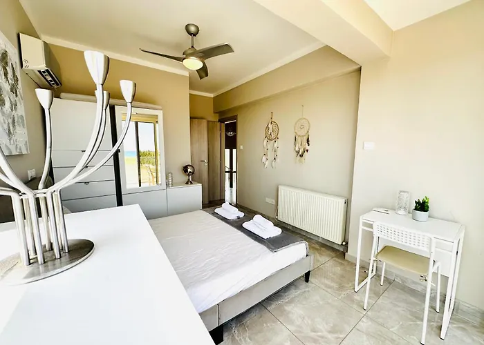 Vila Luxury Lapis Lazuli Meneou