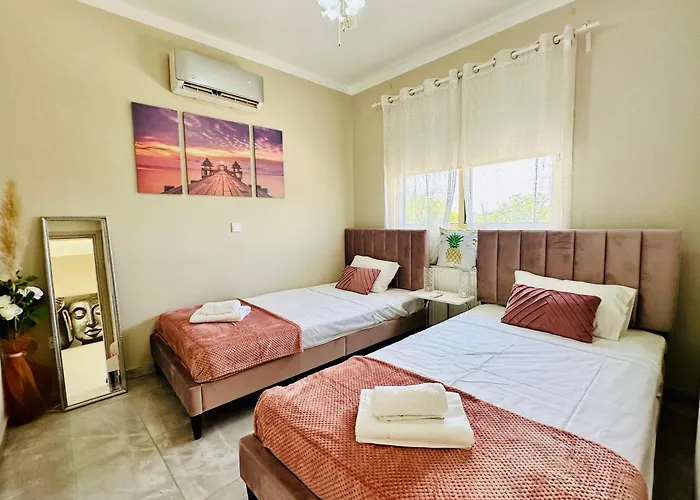 Luxury Lapis Lazuli Vila Meneou