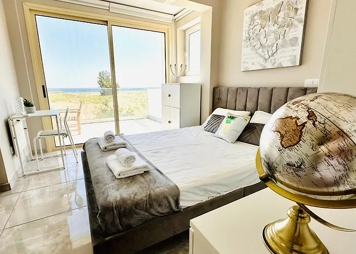 Luxury Lapis Lazuli Meneou