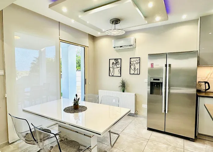 Vila Luxury Lapis Lazuli Meneou