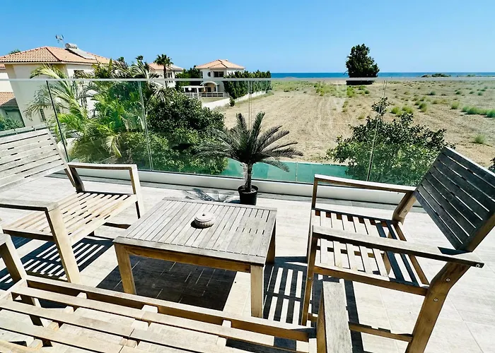 Luxury Lapis Lazuli Vila